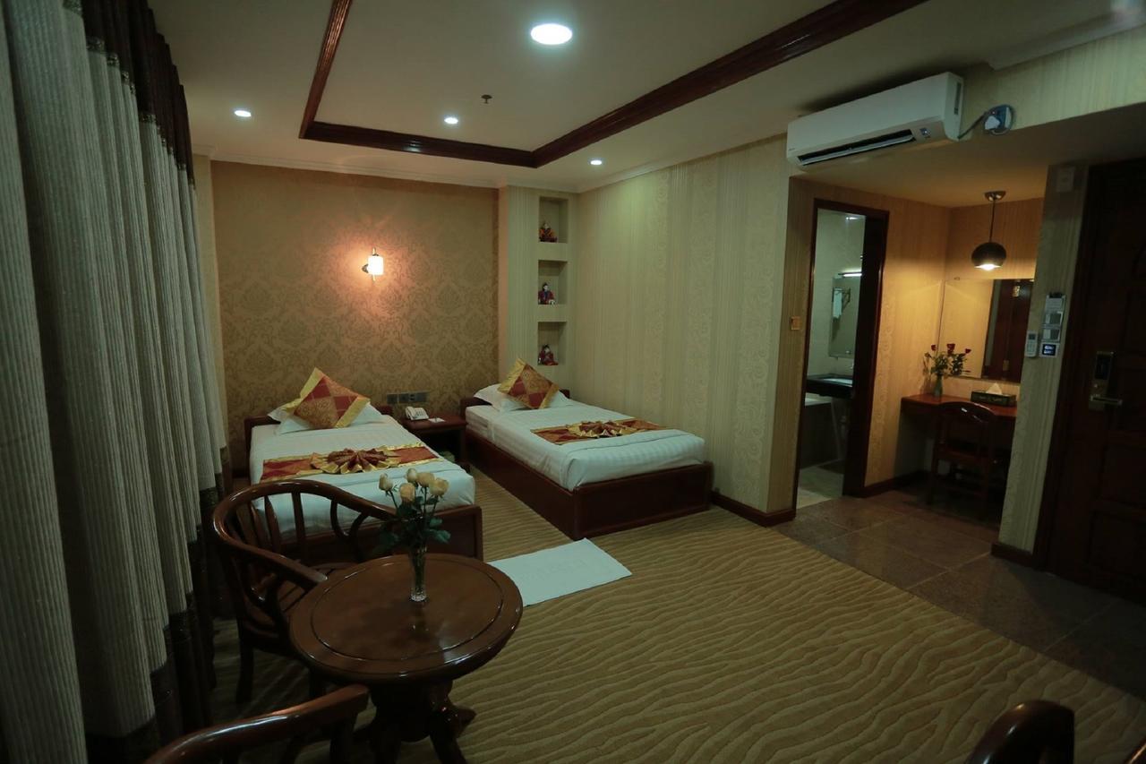 Silver City Hotel Мандалей Екстериор снимка