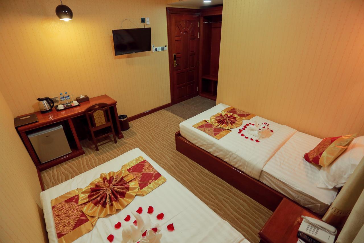 Silver City Hotel Мандалей Екстериор снимка