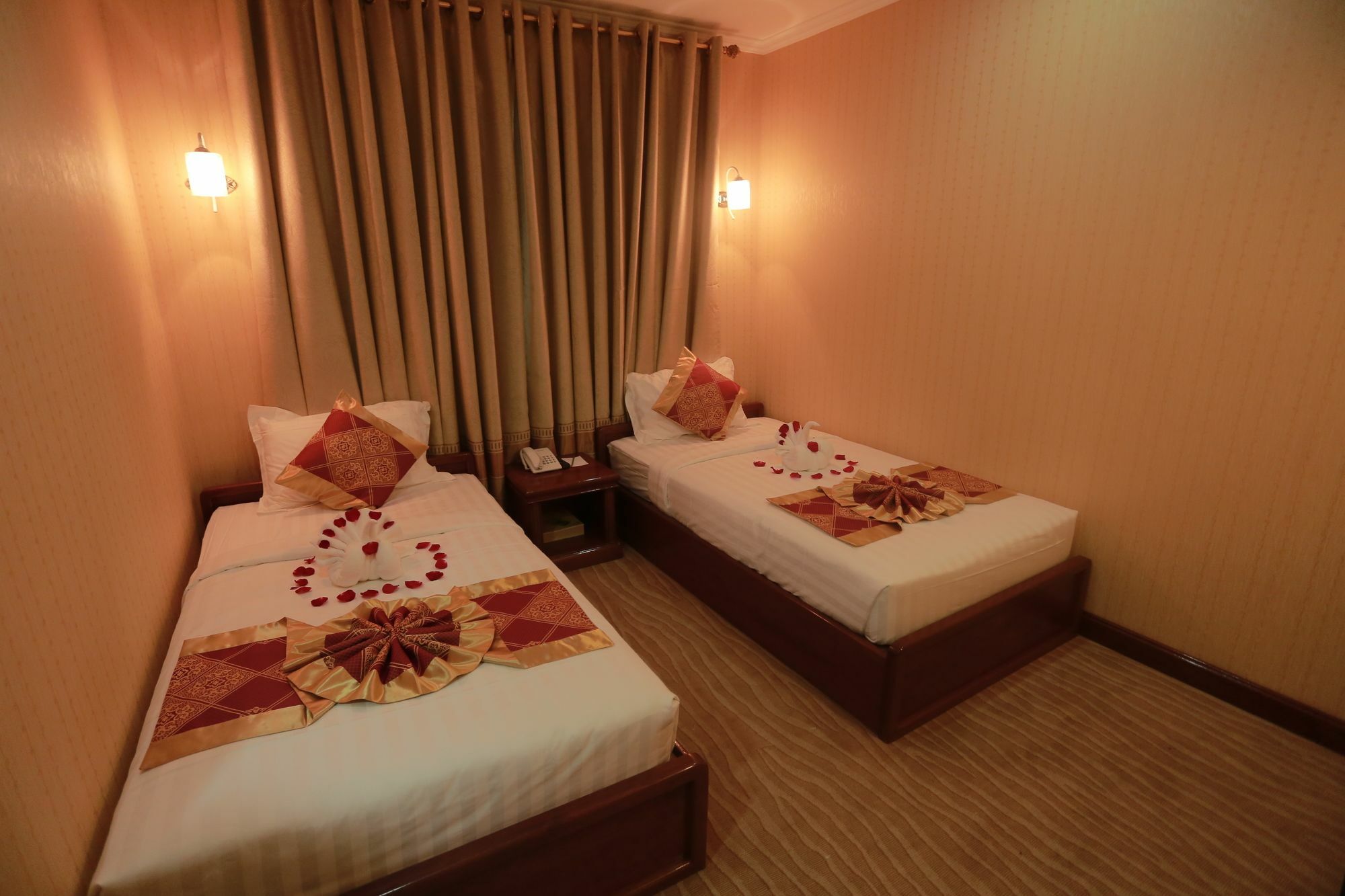Silver City Hotel Мандалей Екстериор снимка